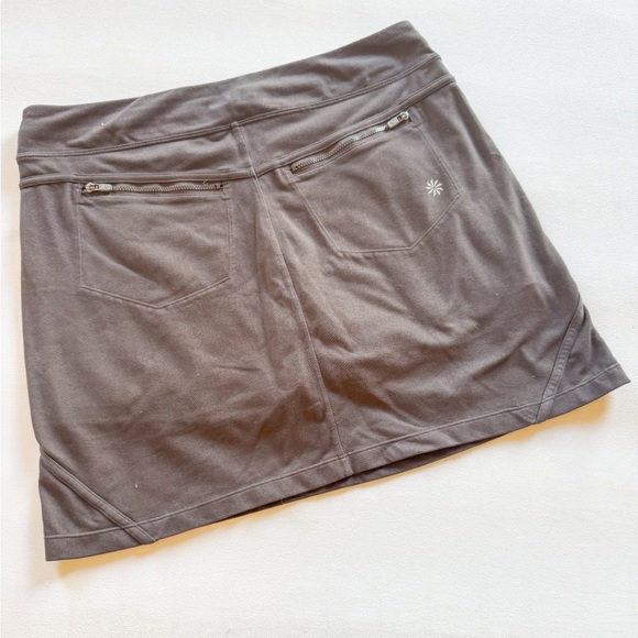Athleta Mini Skirt/Skort with pockets size M - Picture 2 of 5
